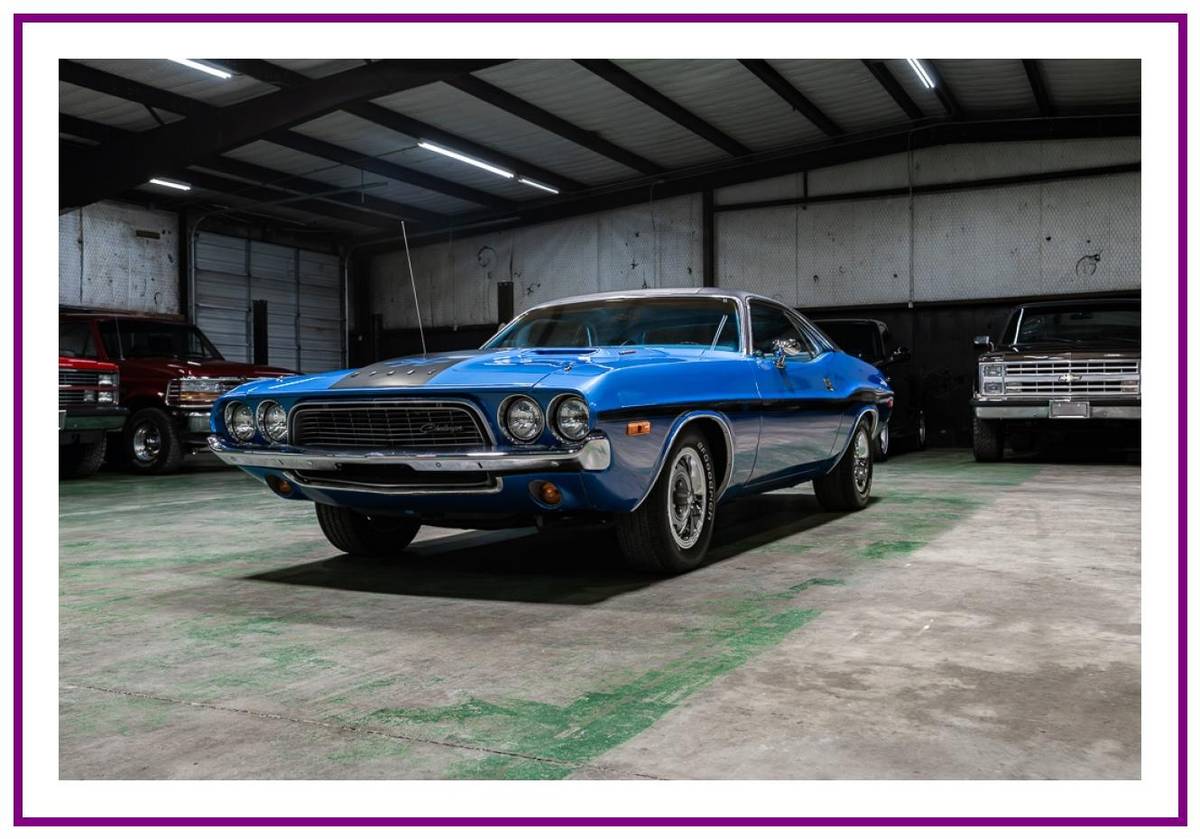 Dodge-challenger-1972-blue-32