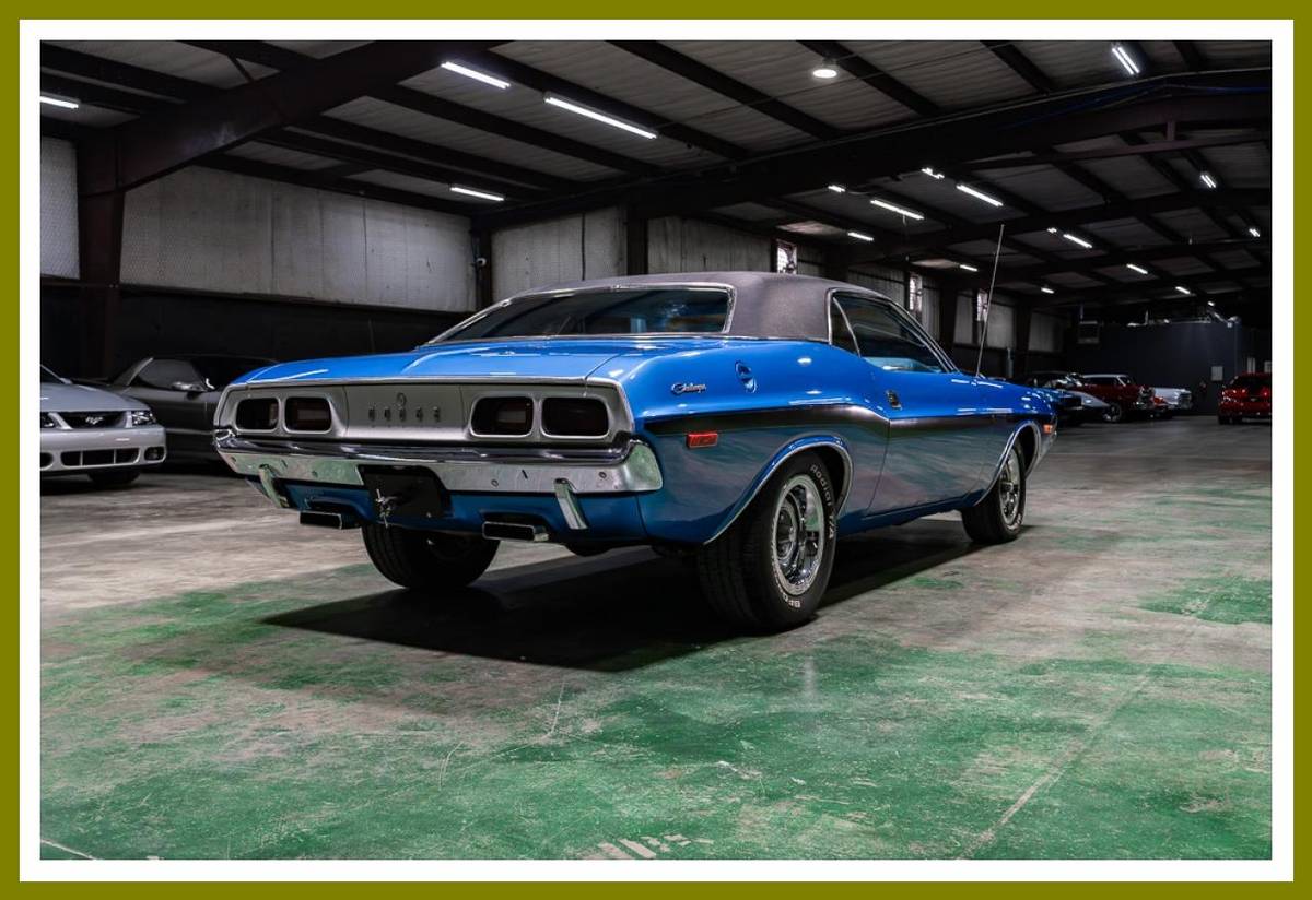 Dodge-challenger-1972-blue-33