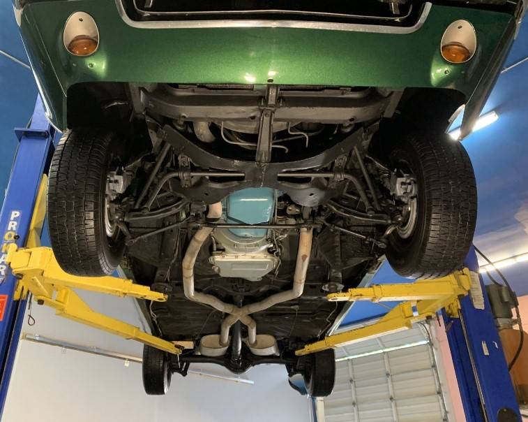 Dodge-challenger-rallye-1974-green-18