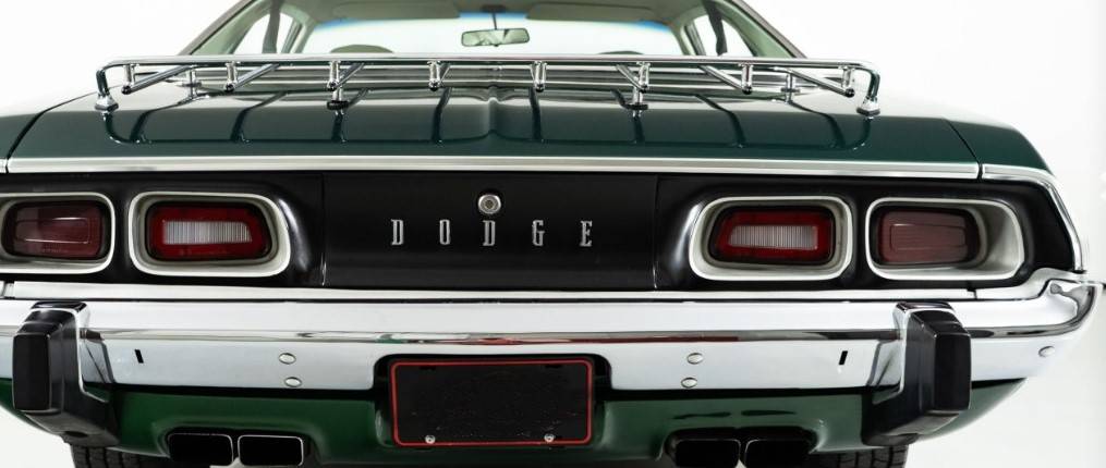 Dodge-challenger-rallye-1974-green-22