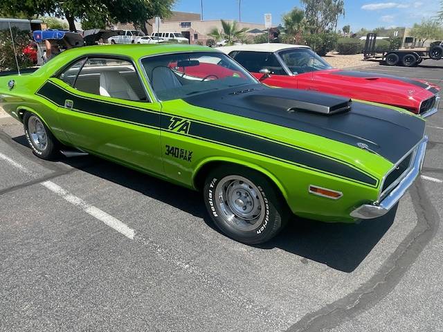 Dodge-challenger-rt-1970-red-10