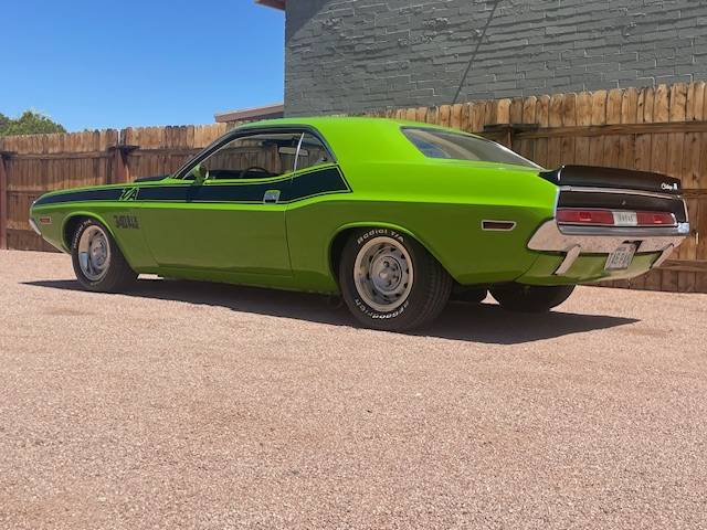Dodge-challenger-rt-1970-red-12