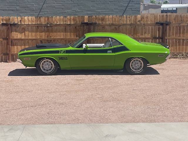 Dodge-challenger-rt-1970-red-13