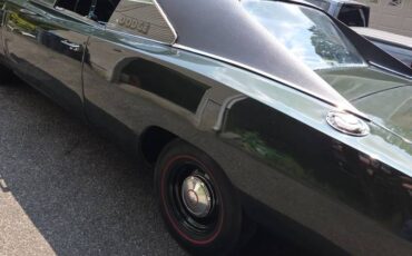 Dodge-charger-1968-green-1