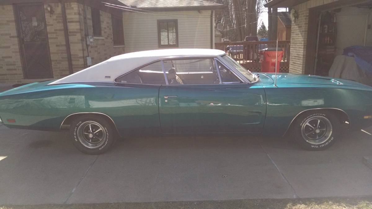 Dodge-charger-1969-3