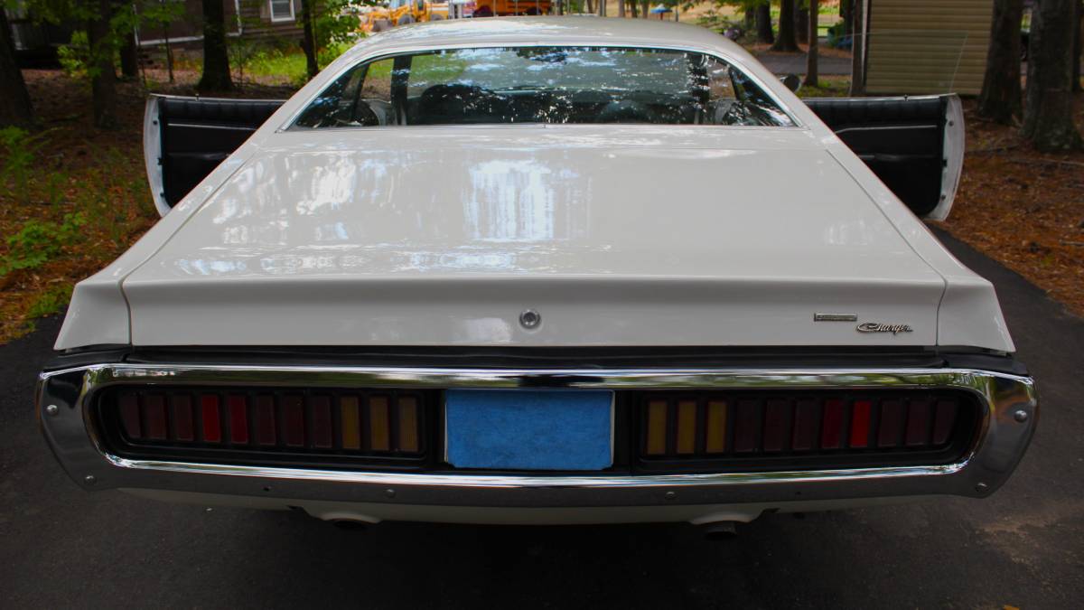 Dodge-charger-1973-white-14