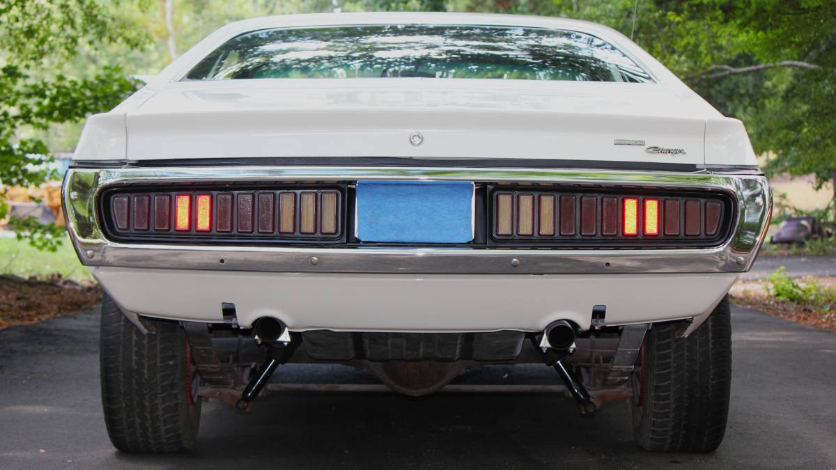 Dodge-charger-1973-white-9