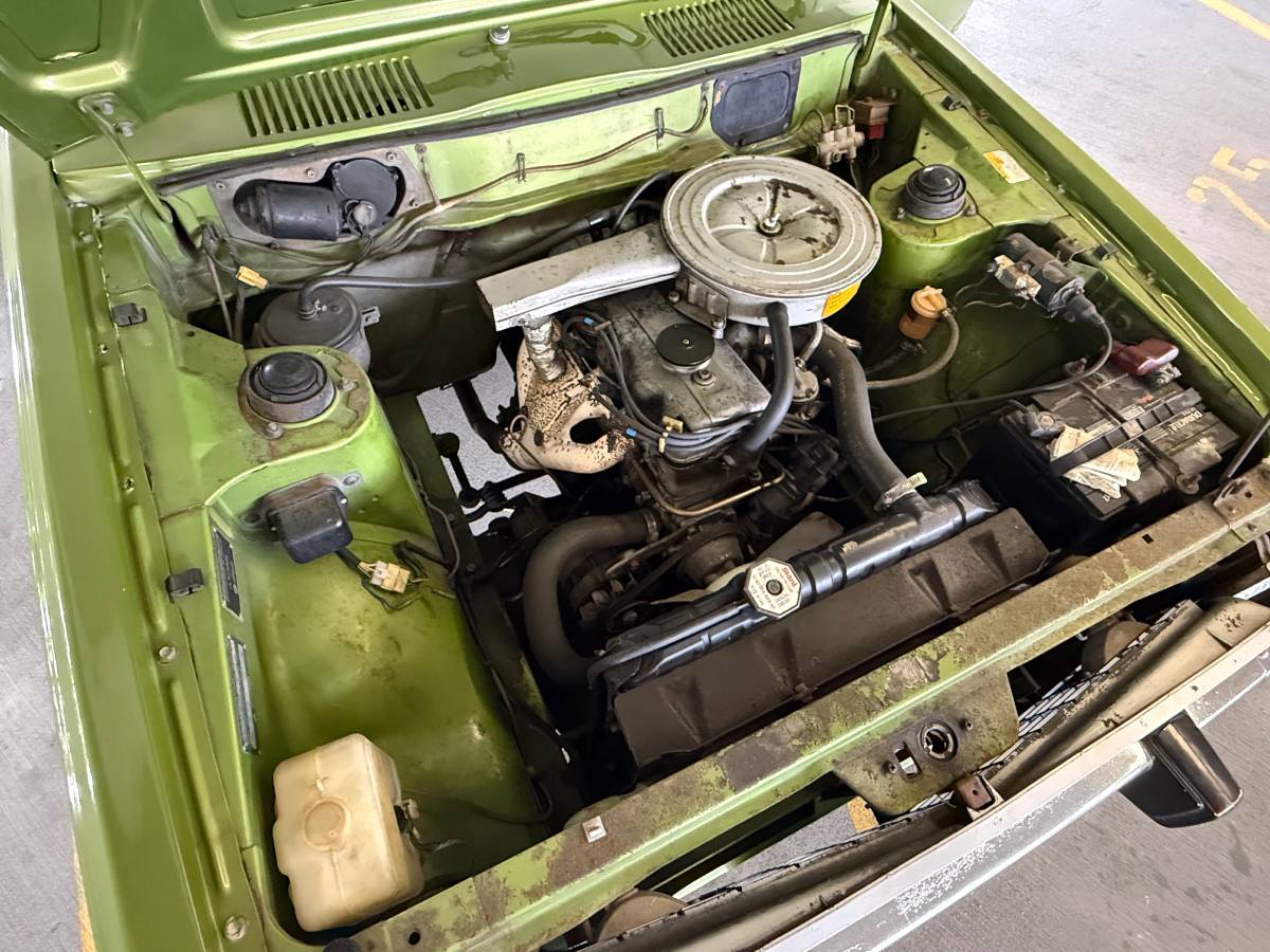 Dodge-colt-1974-green-12
