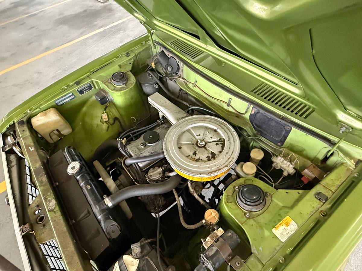 Dodge-colt-1974-green-13