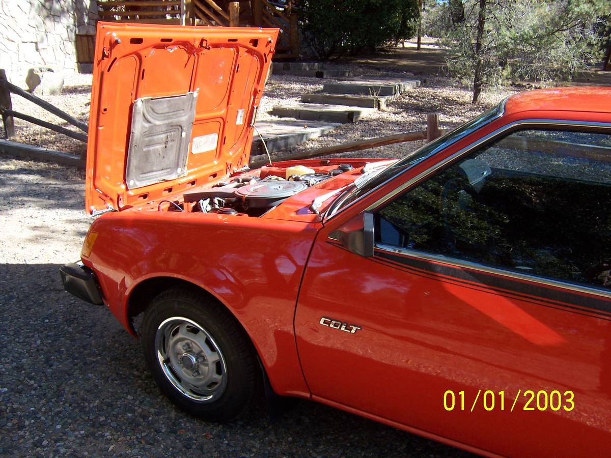 Dodge-colt-1980-orange-2