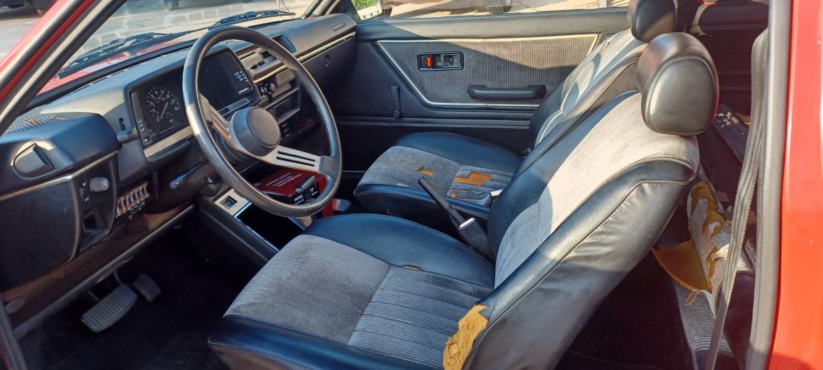 Dodge-colt-1981-red