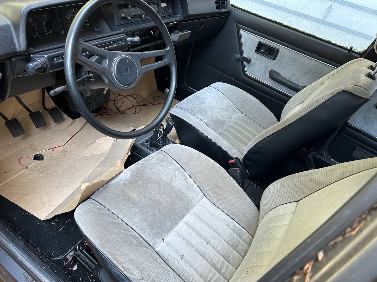 Dodge-colt-1984-grey-3