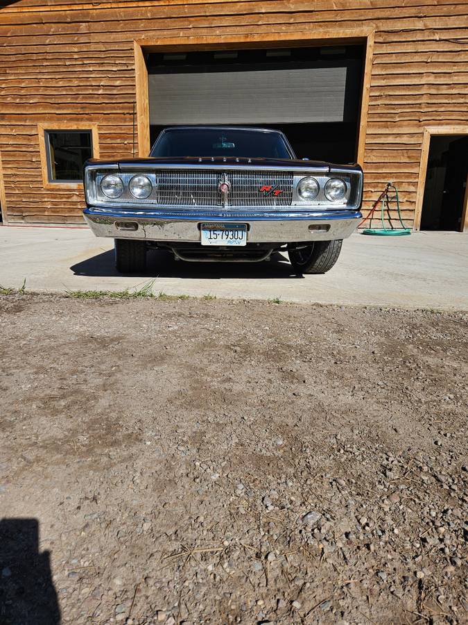 Dodge-coronet-rt-1967-custom-11