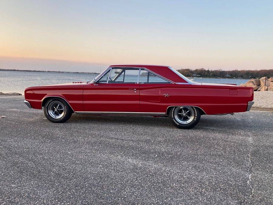 Dodge-coronet-rt-1967-red