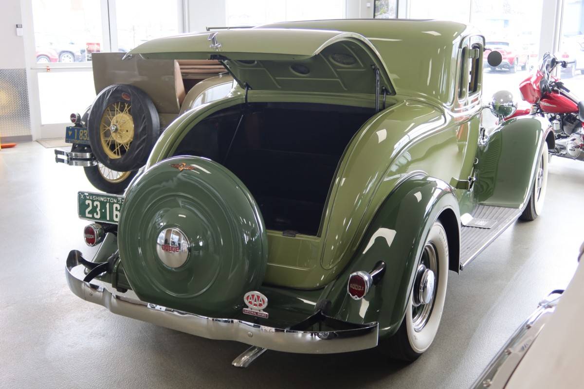 Dodge-coupe-1933-green-1