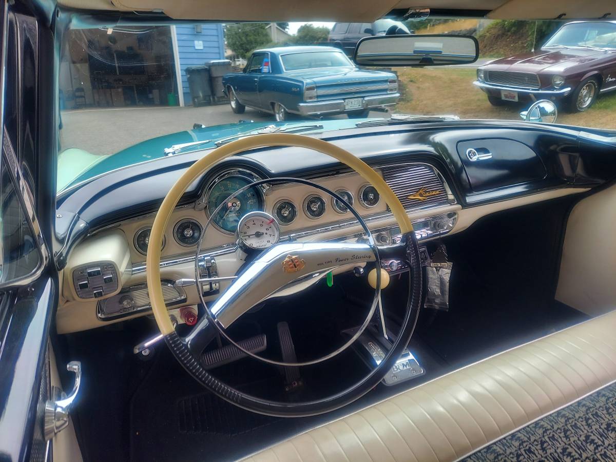 Dodge-custom-royal-1956-custom-4