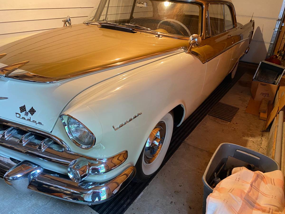 Dodge-custom-royal-lancer-d-500-1956-white-1