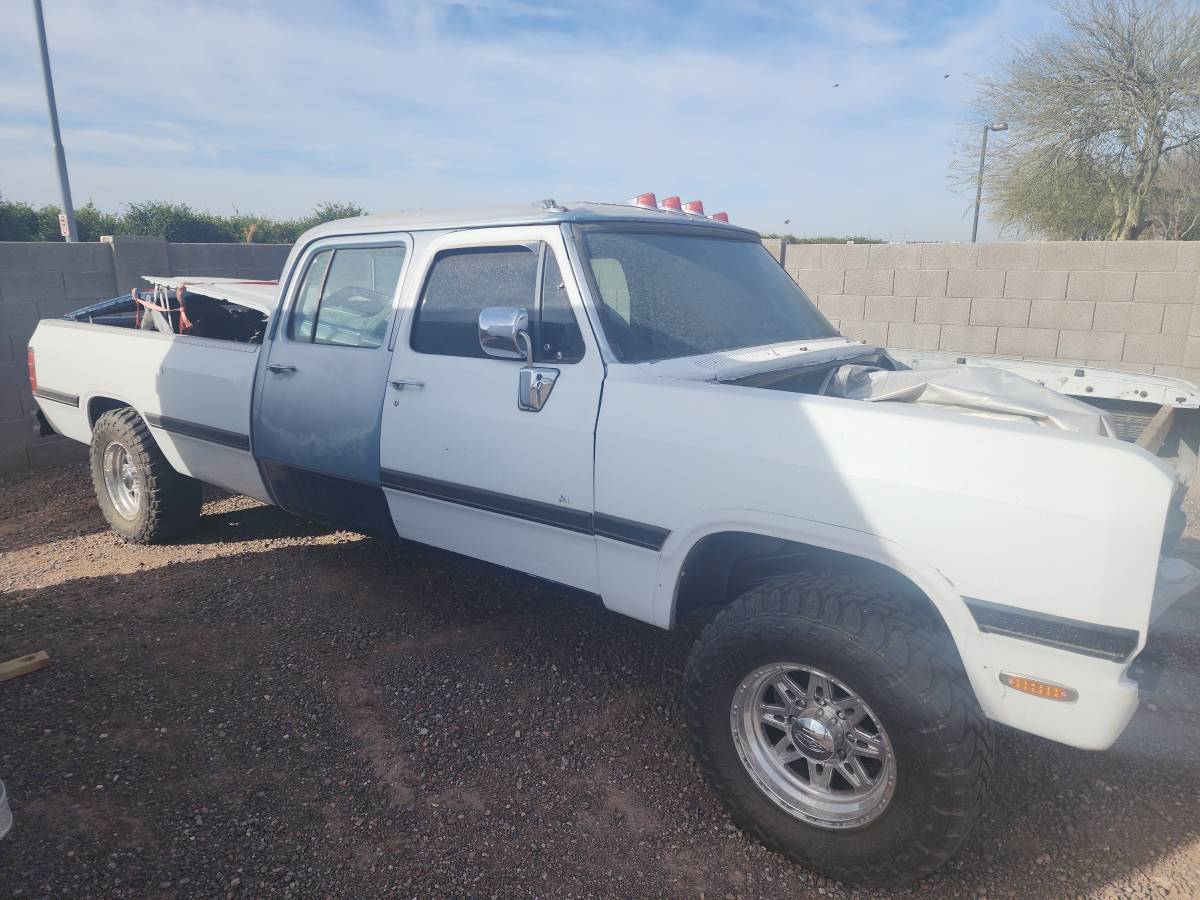 Dodge-d-series-350-diesel-1985-white-1