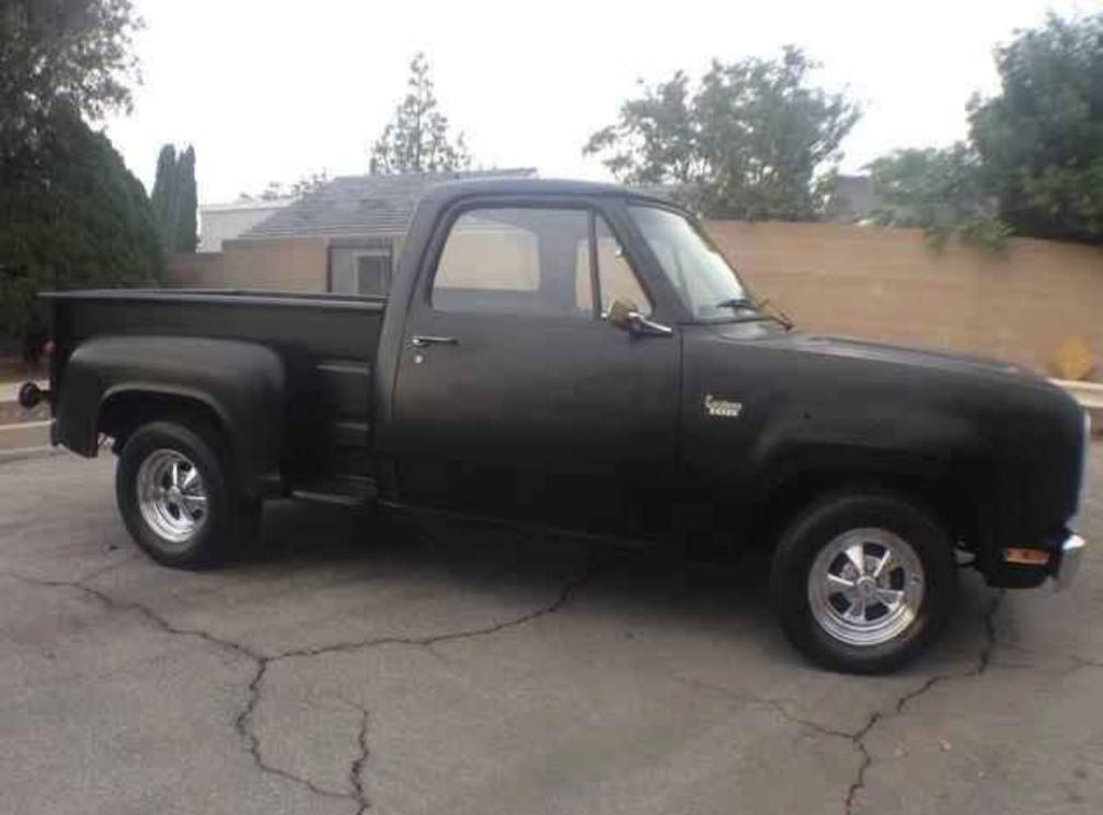Dodge-d100-1972-custom-5