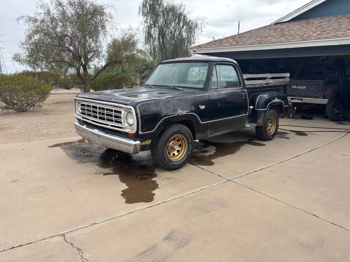Dodge-d100-1976-black-4