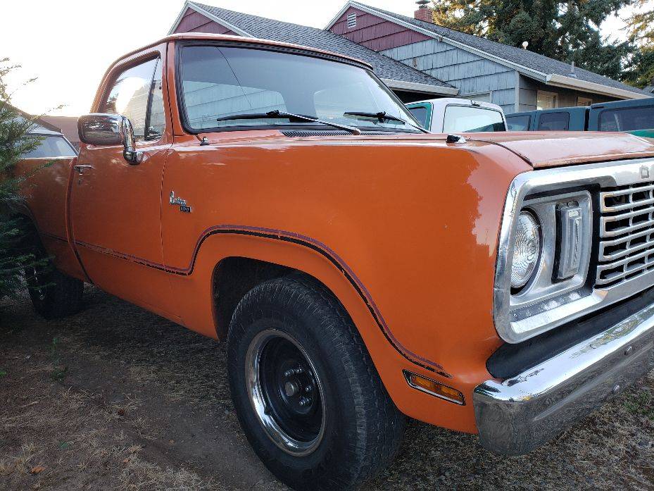 Dodge-d100-1978-orange-1