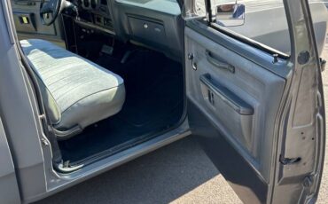 Dodge-d150-1984-grey-5