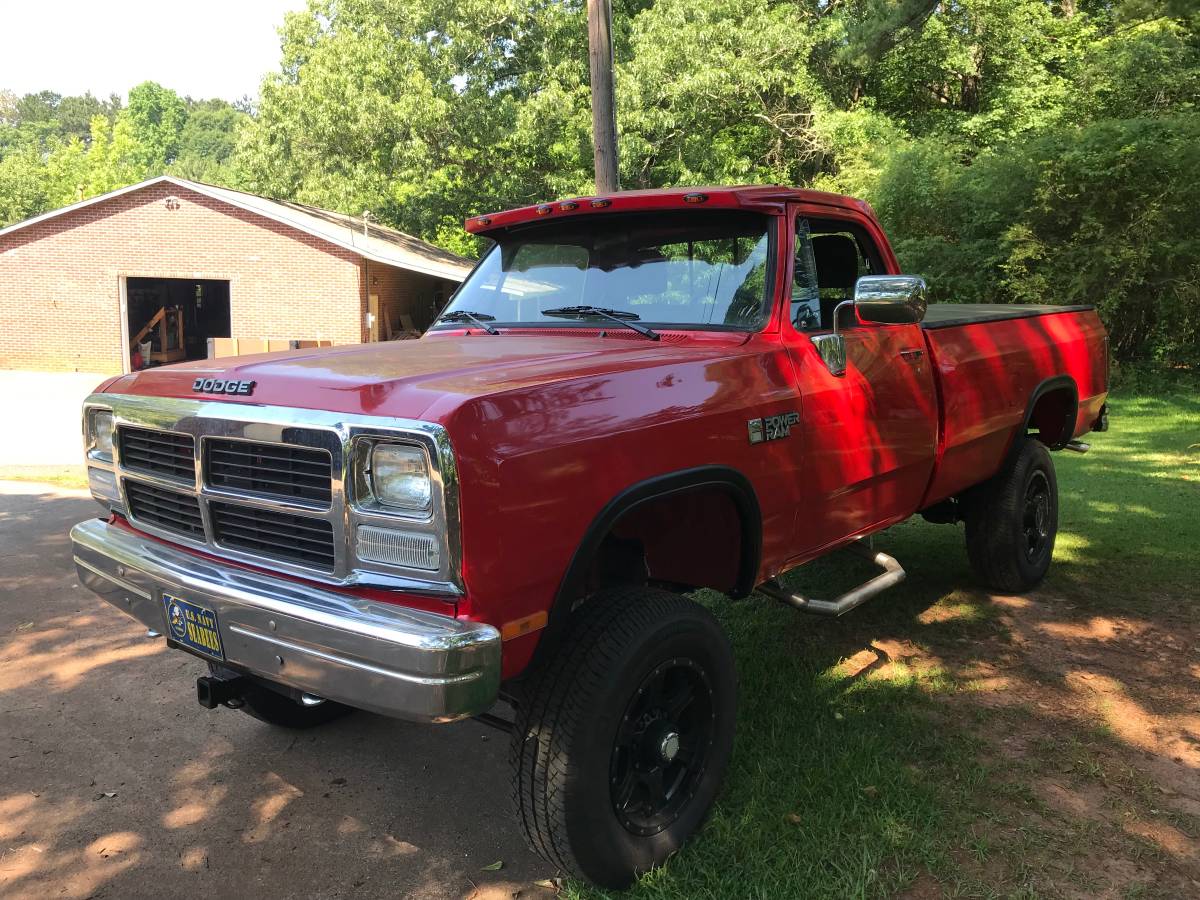 Dodge-d150-1984-red-10