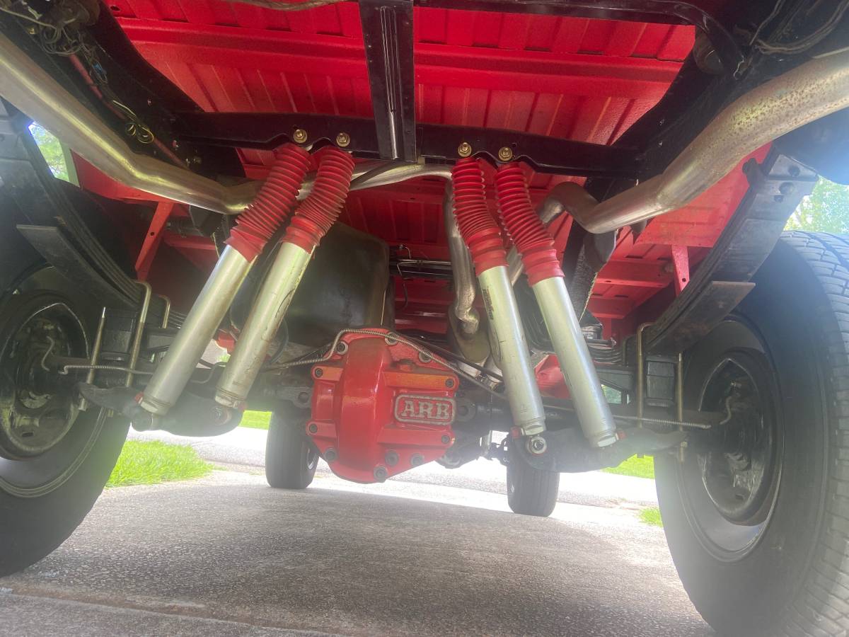 Dodge-d150-1984-red-3