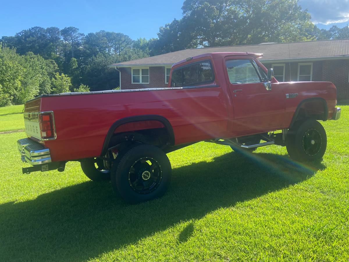 Dodge-d150-1984-red-5