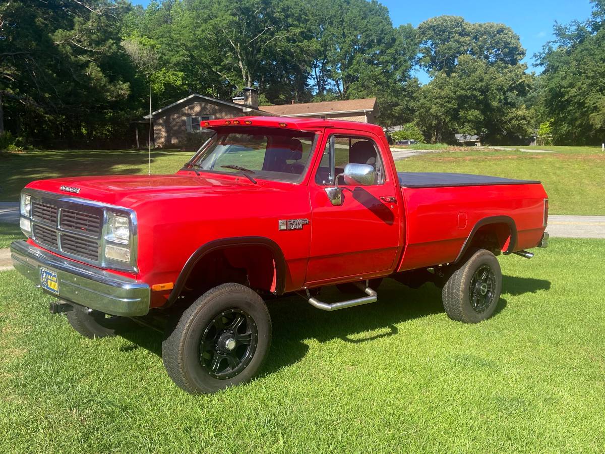 Dodge-d150-1984-red-6