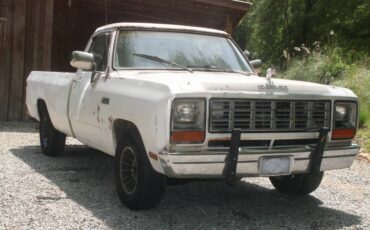 Dodge-d150-ram-1982-white
