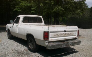 Dodge-d150-ram-1982-white-5