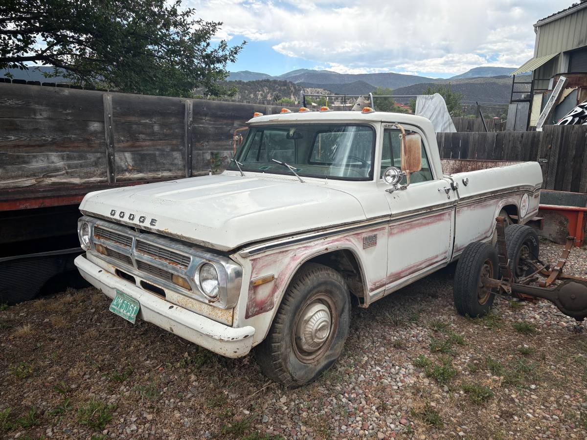 Dodge-d200-1970-white