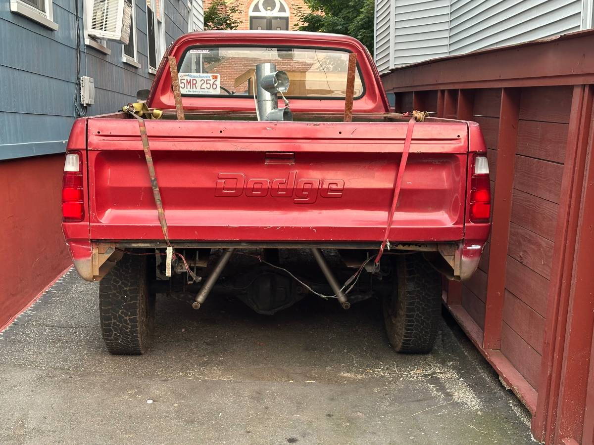 Dodge-d200-1978-red-4