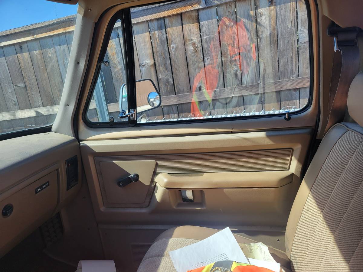Dodge-d250-cummins-pickup-diesel-1991-brown-2