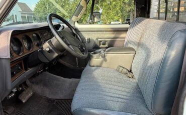 Dodge-d250-diesel-1992-white-4