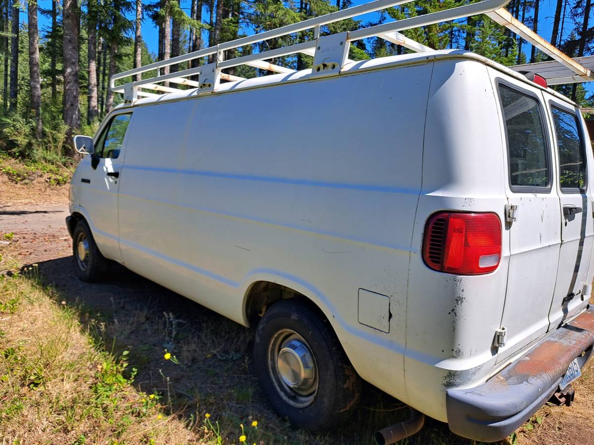 Dodge-d250-van-1994-white-1