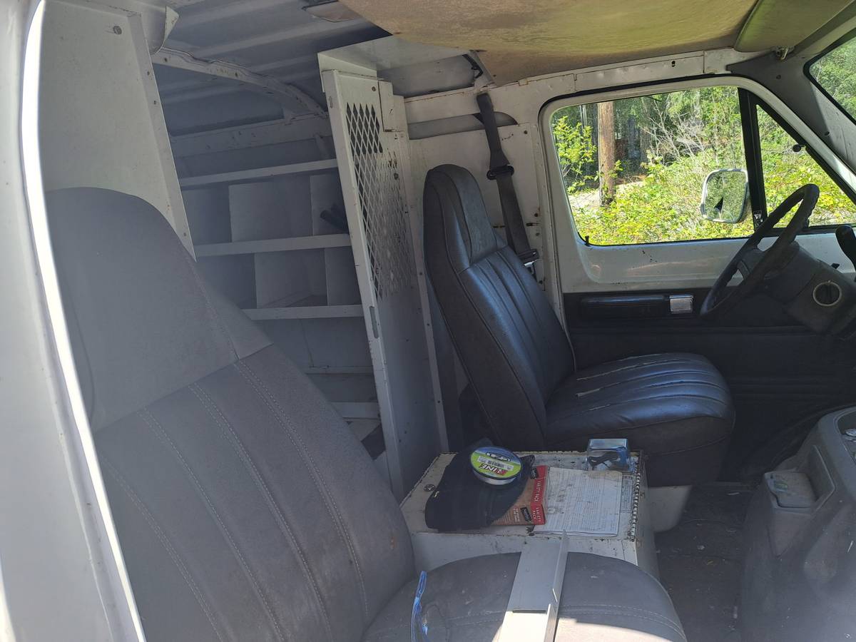 Dodge-d250-van-1994-white-4