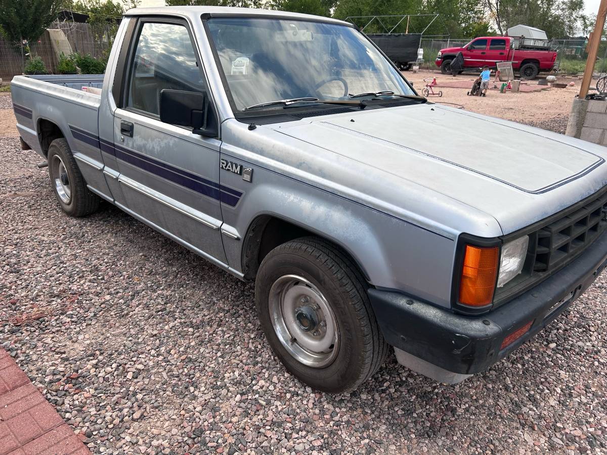 Dodge-d50-1990-blue-1