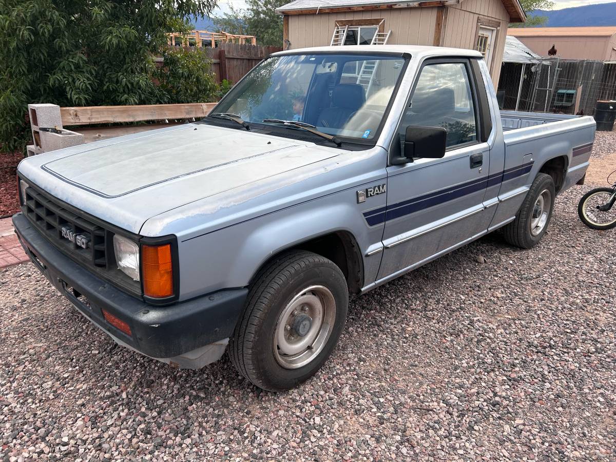 Dodge-d50-1990-blue