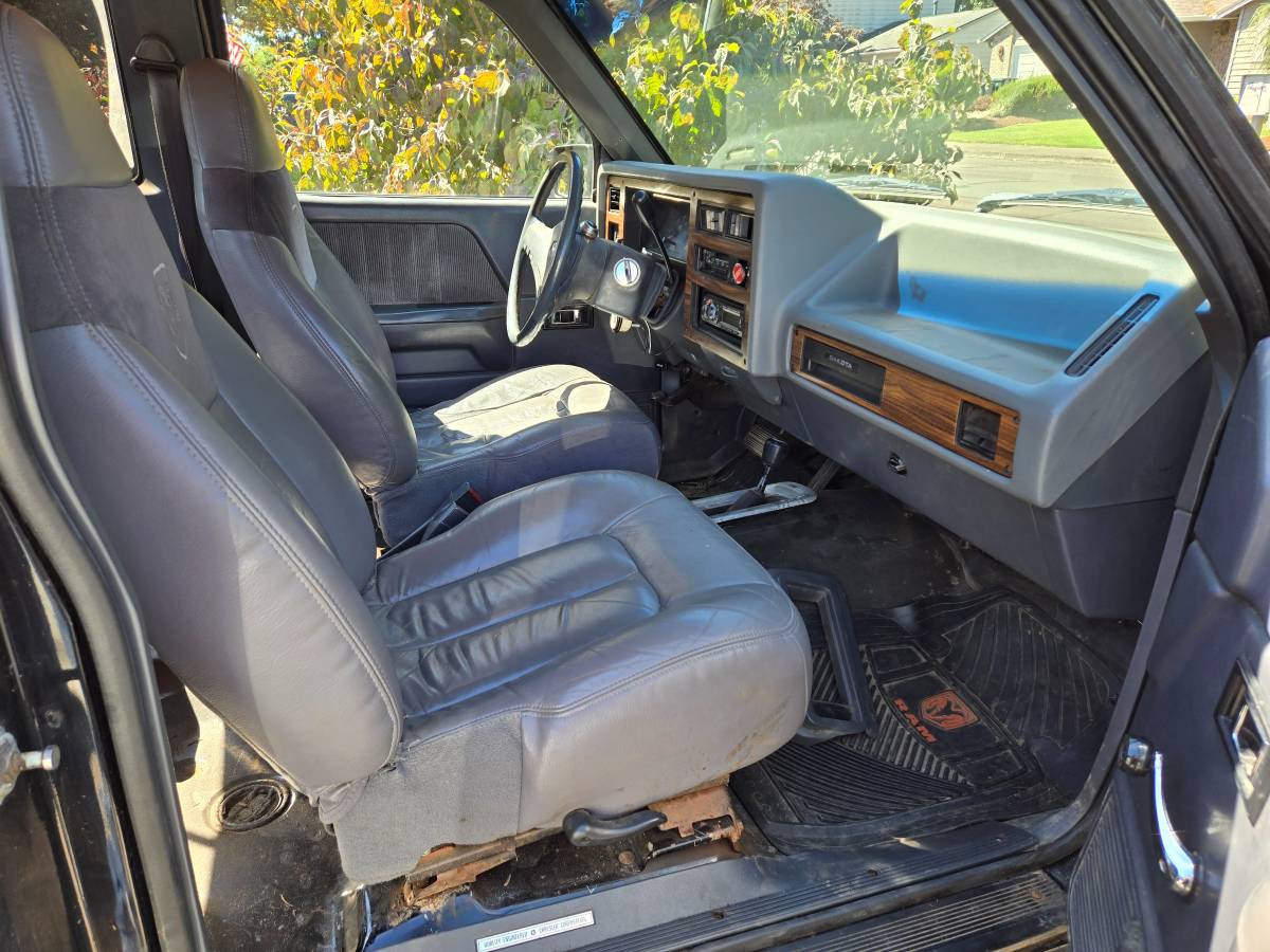 Dodge-dakota-4x4-extended-cab-1991-black-2
