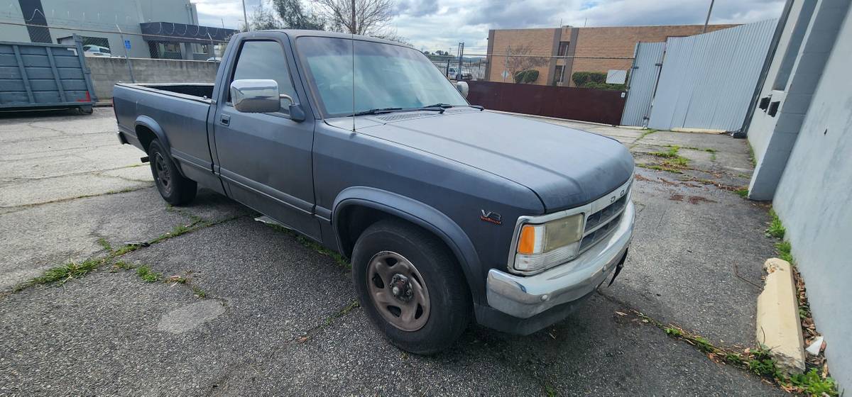Dodge-dakota-sportslt-1995-black-1