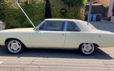 Dodge-dart-1967-yellow