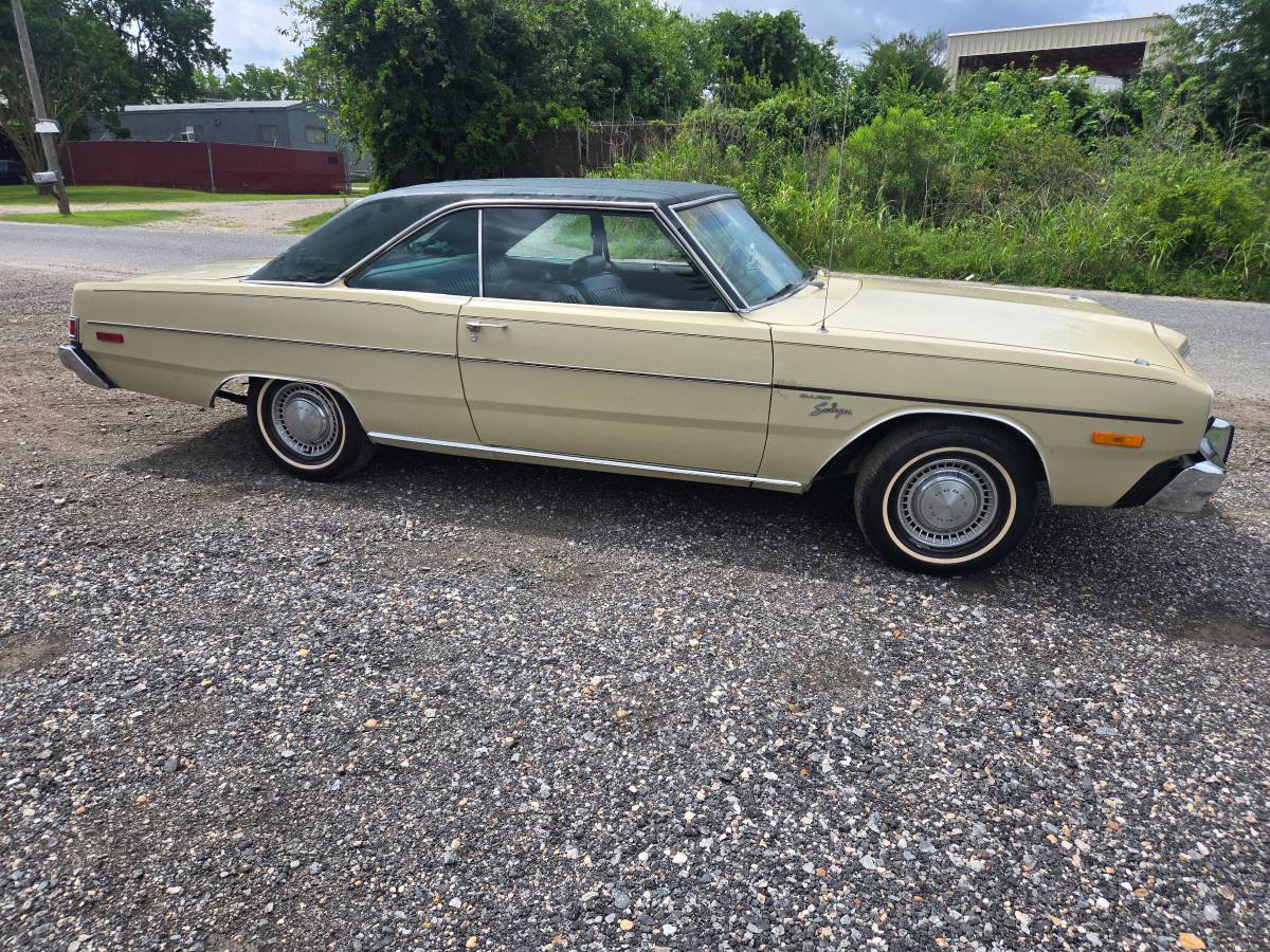 Dodge-dart-1975-yellow-9