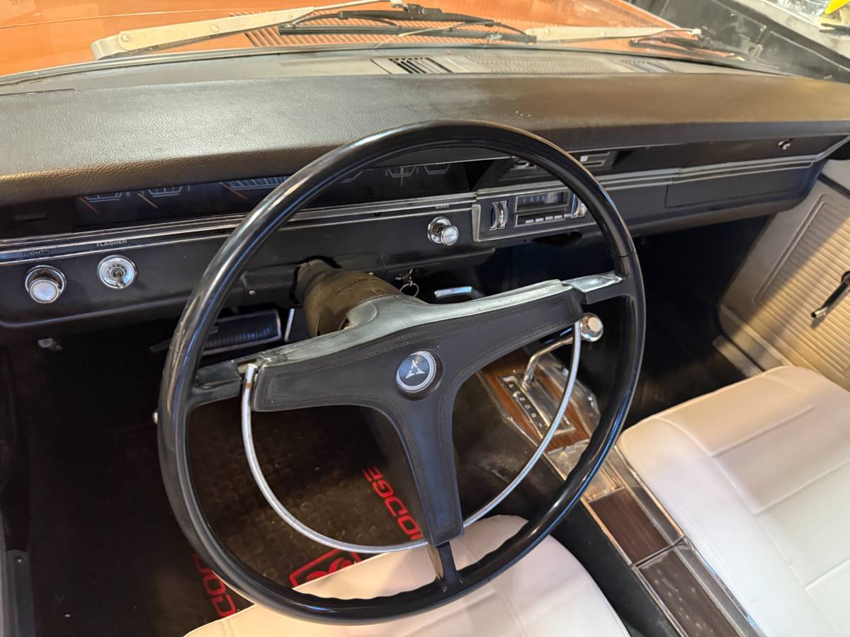 Dodge-dart-gt-1969-custom-16