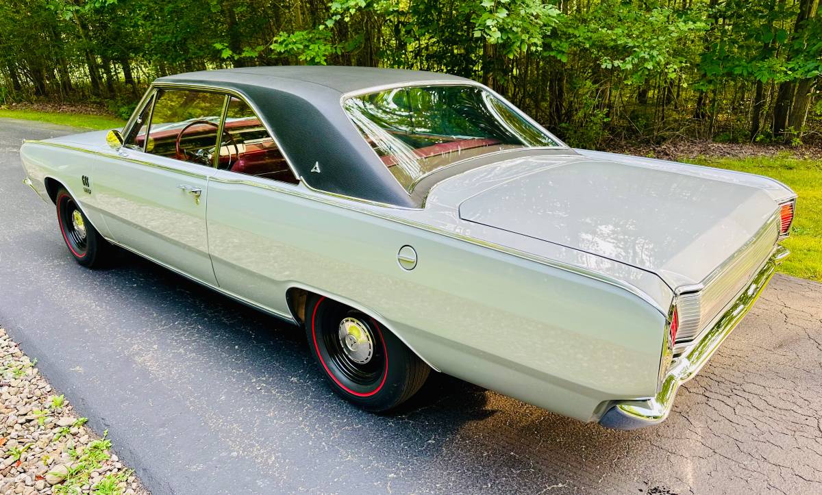 Dodge-dart-gts-1967-silver-4
