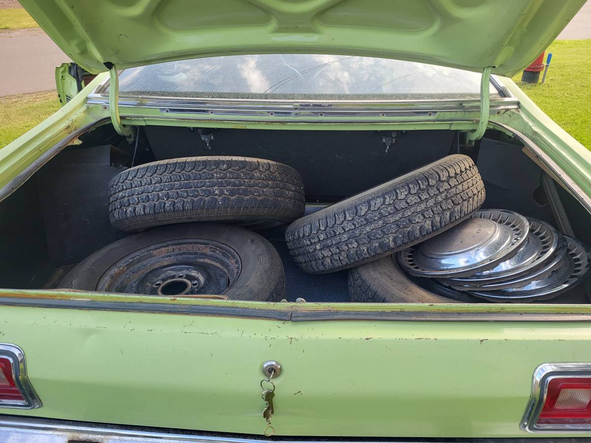 Dodge-dart-sport-1973-green-10