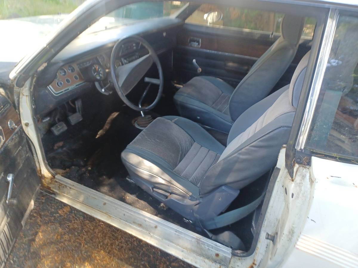 Dodge-dart-sport-spirit-of-76-1976-white-6