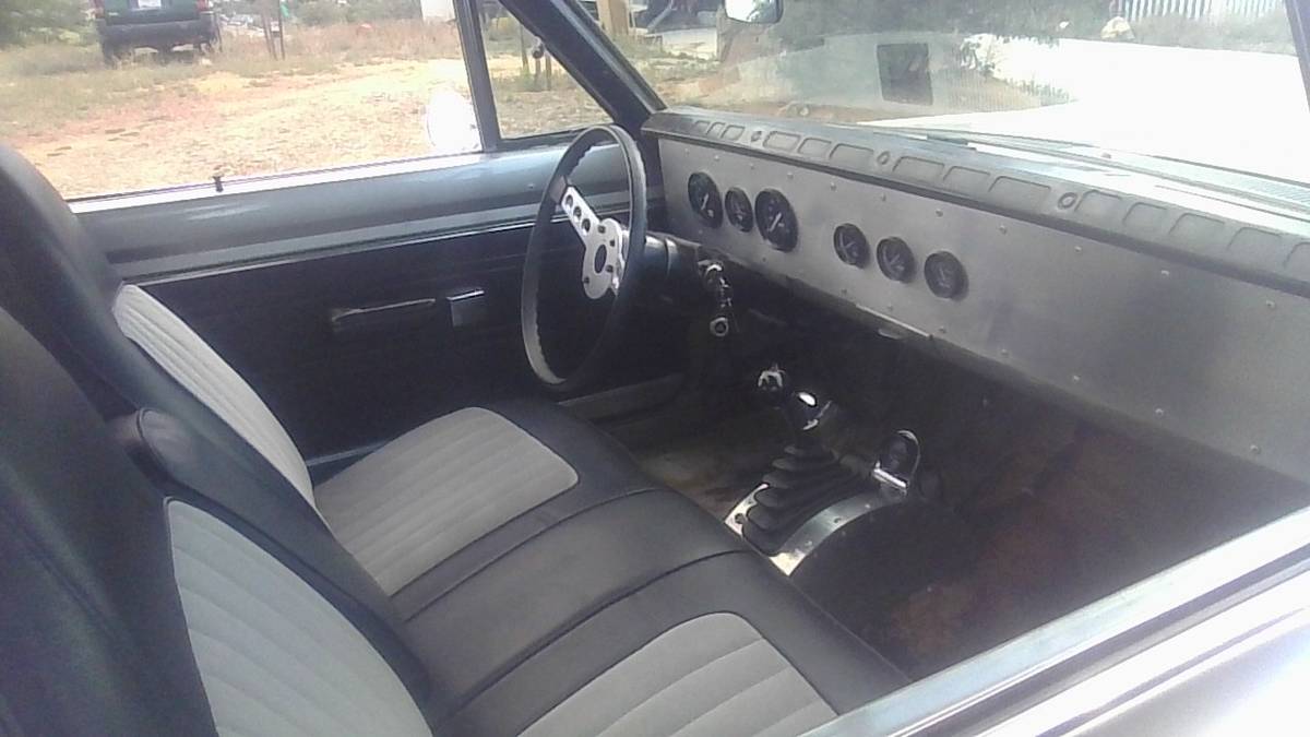 Dodge-dart-swinger-1971-silver-3