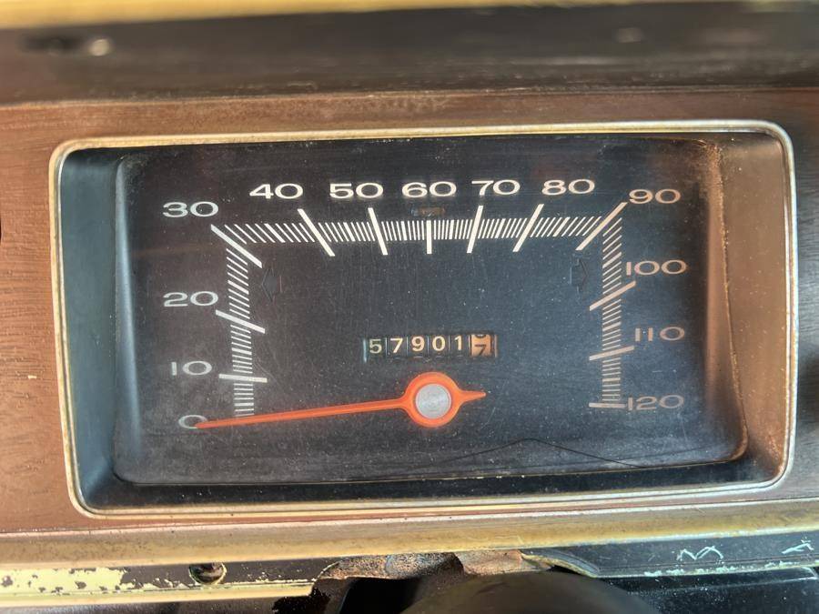 Dodge-dart-swinger-1972-grey-19